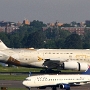 Delta - Boeing 737-400<br />Etihad Airways - Airbus A380-861 - A6-APA<br />JFK - Poolarea TWA Hotel - 17.8.2019