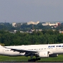 Air France - Boeing 777-228(ER) - F-GSPP<br />JFK - Poolarea TWA Hotel - 17.8.2019 - 5:01 PM<br />