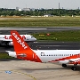 easyJet - Airbus A320-214 - OE-IZE<br />Laudamotion - Airbus A320-232 - OE-LOJ<br />Eurowings - Airbus A320-214 - D-AEWL<br />DUS - Besucherterrasse - 5.6.2019